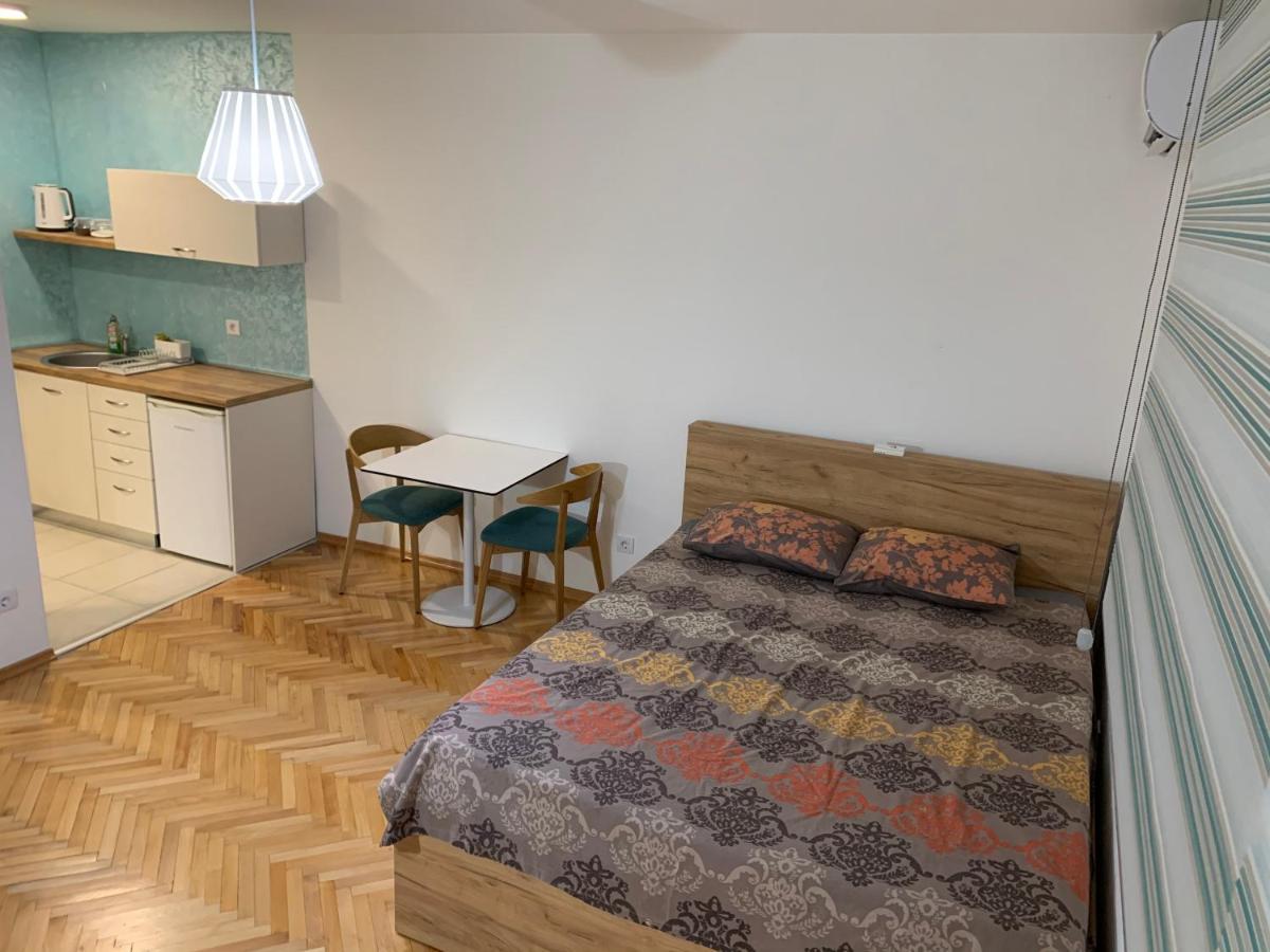 Clock Tower Apartments Podgorica Ngoại thất bức ảnh